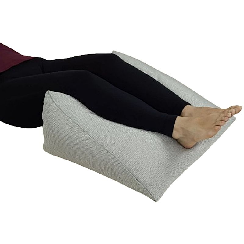 Almofada-Triangular-PlushPillo-Copespuma-Suporte-Pes
