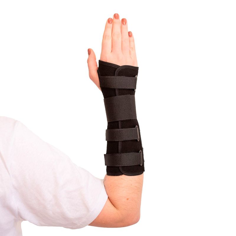 Órtese longa Mercur preta para punho direito com tala ¿ vista frontal do produto