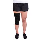 Joelheira performance Mercur usada por modelo - vista frontal