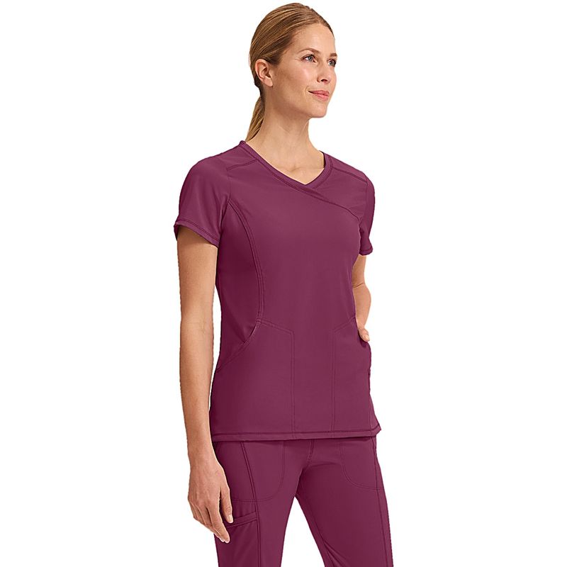 blusa-feminina-de-uniforme-medico-cherokee-cke2625a-vinho-visao-perfil1
