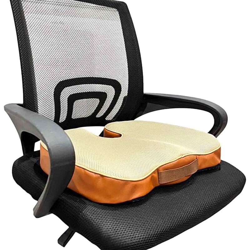 almofada-egg-coccix-senior-care-visao-em-uso