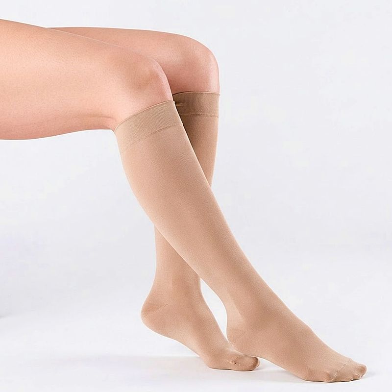 meia-panturrilha-ever-sheer-sigvaris-20-30mmhg-fechada-natural-visao-geral2