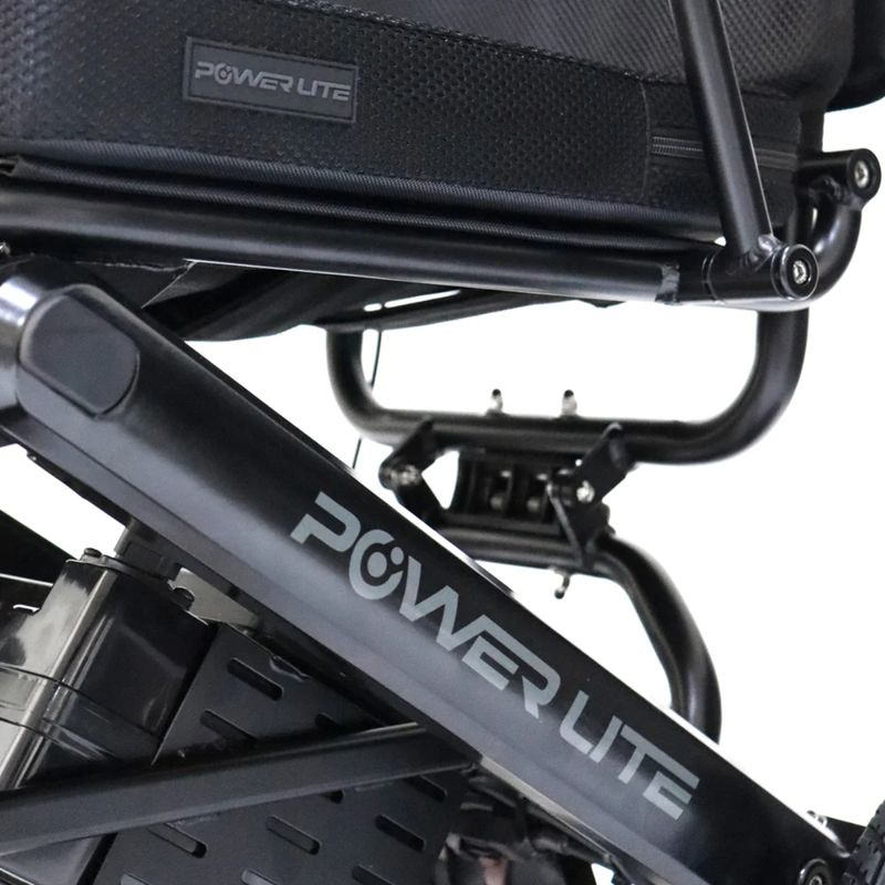 Detalhe na Lateral da Cadeira de Rodas Motorizada POP Power Lite