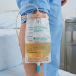 coletor-urinario-perna-adulto-fechado-extensao-500ml-visao-humanizada