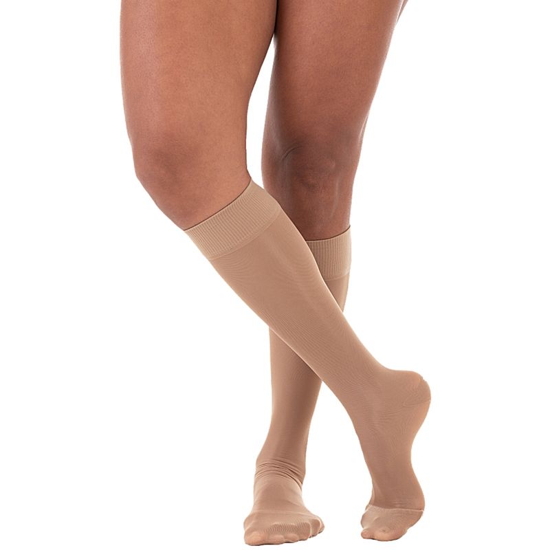 meia-panturrilha-legline-venosan-sahara-20-30mmhg-fechada-visao-humanizada